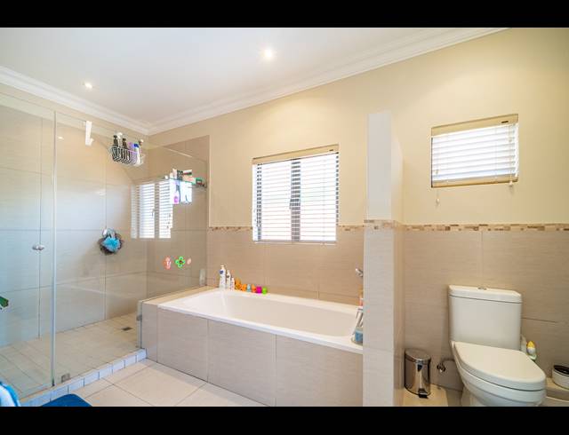 3 BEDROOM HOUSE FOR SALE IN UMHLALI GOLF ESTATE